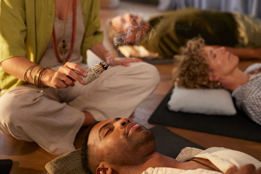 What To Expect During A Professional Aura Cleansing Session in West Covina, CA